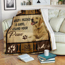 When I Needed A Hand I Found Your Paw Labrador Fleece Blanket interestprint